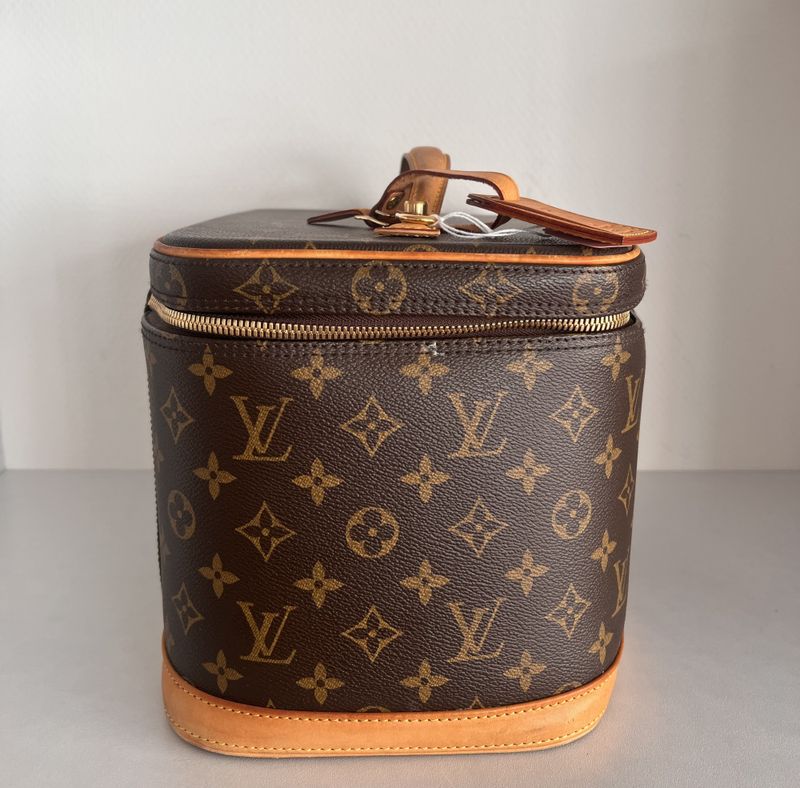 102630 - Louis Vuitton Nice Vanity Beautybox