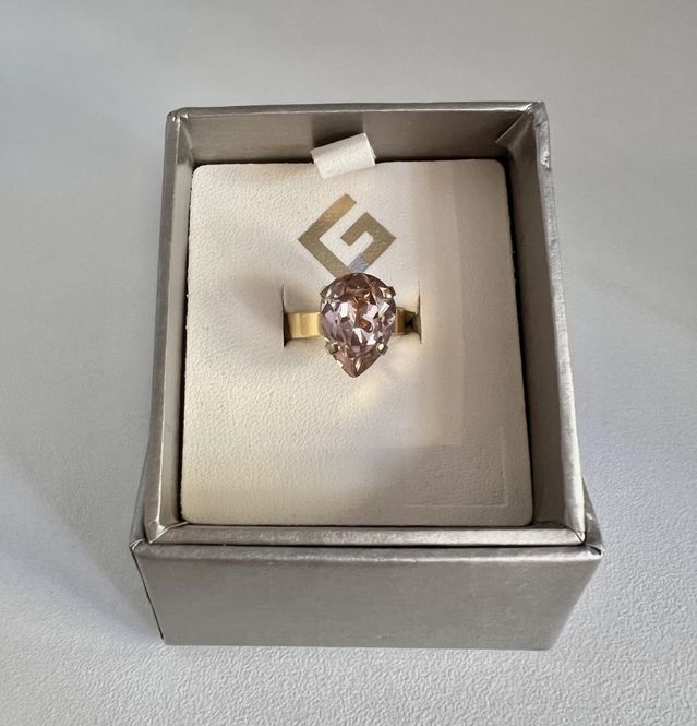 Hovedbilde 101916 - Caroline Svedbom ring 