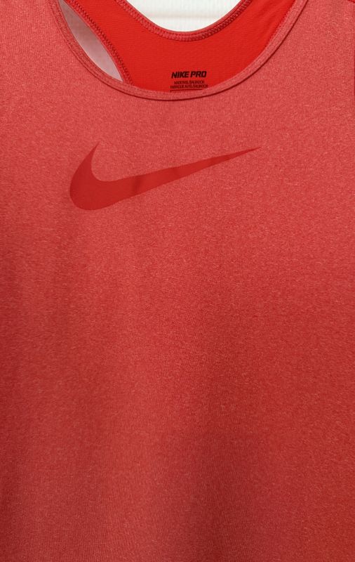 102568- Nike 